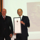 5 May:The King presents Gunnar Randers' Research Prize 2011 to Professor Mogens H. Jensen (Photo: Einar Madsen, IFE)